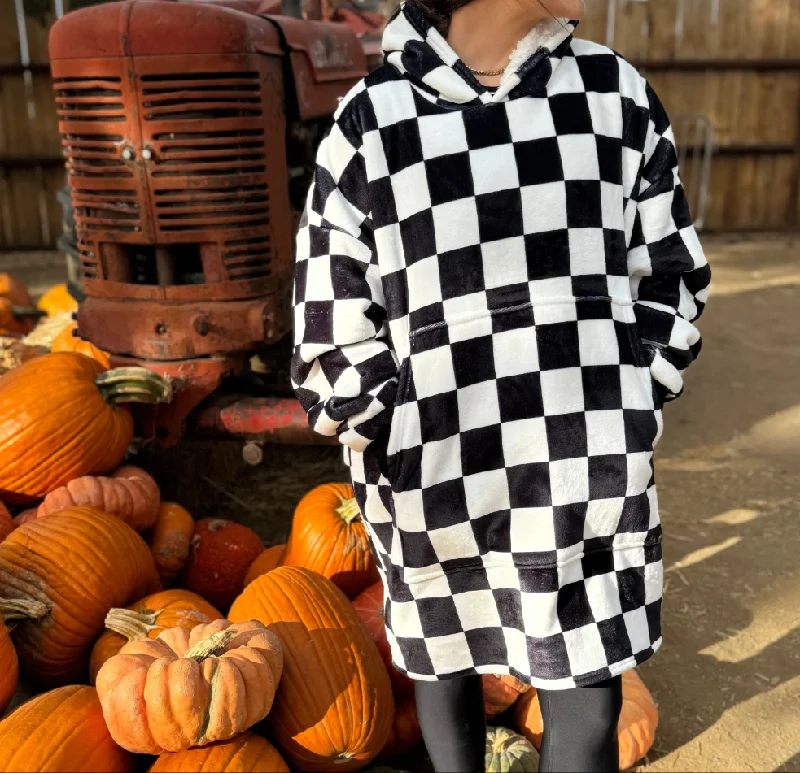 Checkered Oversized Sherpa Hooded Blanket (Adult) Hoodie with Batwing Sleeves Loose Dramatic Checkered Oversized Sherpa Hooded Blanket (Adult) Hoodie with Batwing Sleeves Loose Dramatic