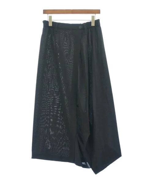 ISSEY MIYAKE Cropped pants Slim-Fit Khaki Pants