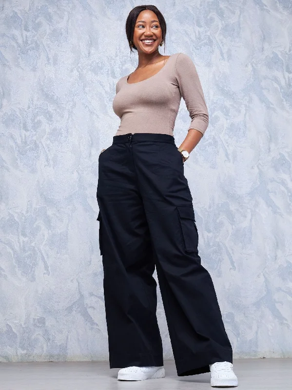 Hawi Cargo Pants - Black Chic Capri Pants